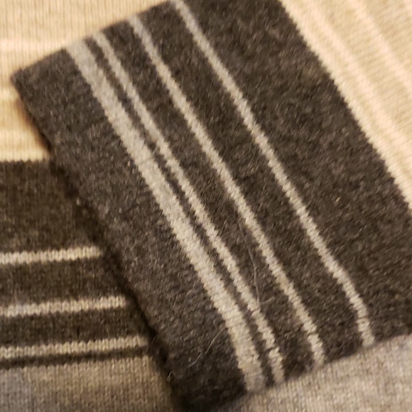 NWOT Lord & Taylor Cashmere Sweater - Picture 4 of 4